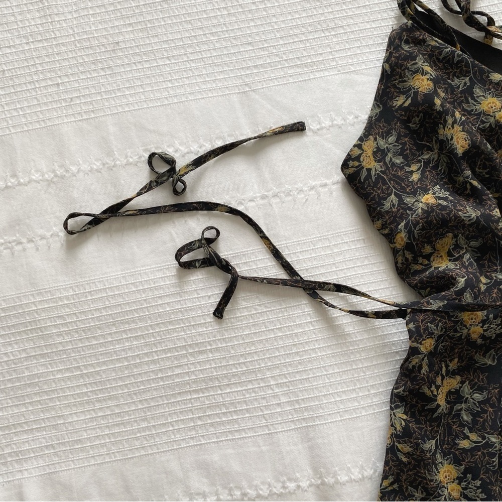FRANK AND OAK BLACK FLORAL BELTED WIDE CROPPED LEG SLEEVELESS JUMPSUIT - XS - Picture 8 of 10